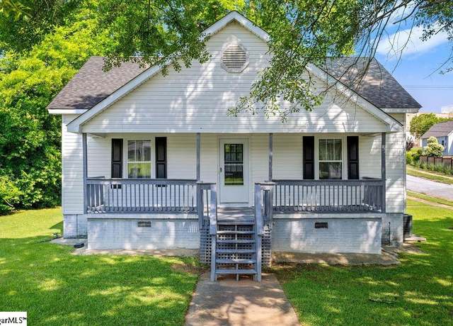 Property at 15 Blake St, Greenville, SC 29605, 2 beds, 1 bath