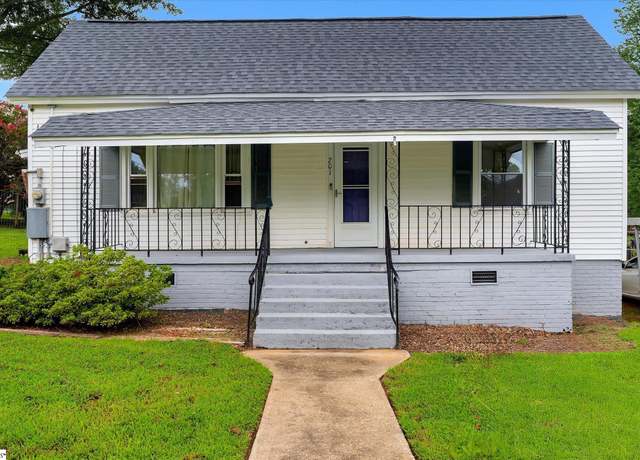 Property at 201 S 7th St, Easley, SC 29640-3425, 3 beds, 1 bath
