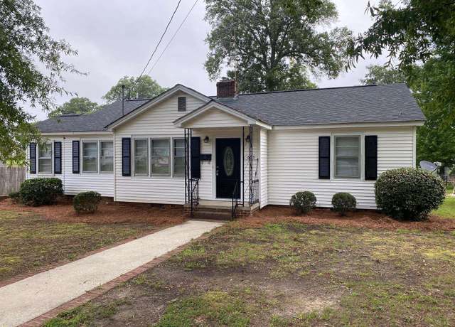 Property at 605 E Ferguson St, Clinton, SC 29325, 3 beds, 2 baths
