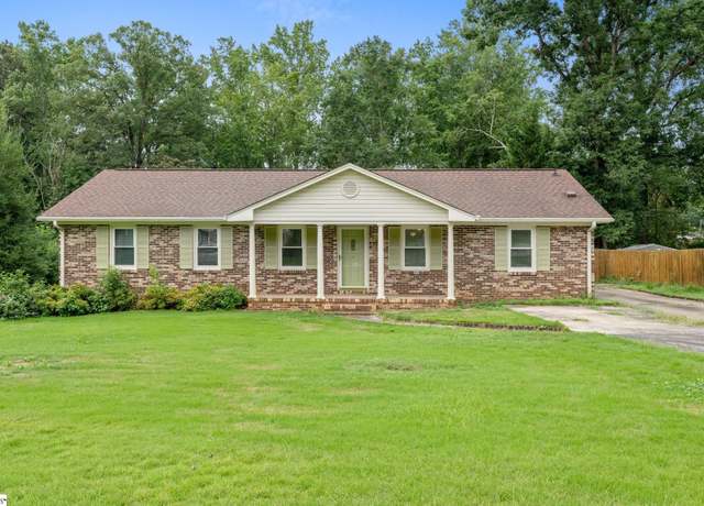 Property at 314 Heathwood Dr, Taylors, SC 29687, 3 beds, 2 baths