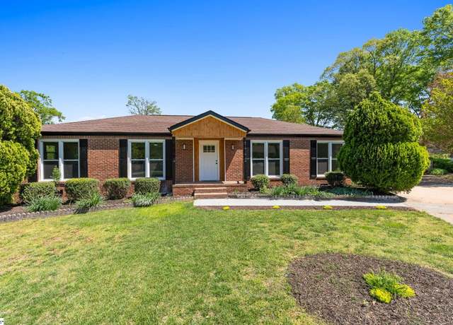Property at 3 Hibourne Ct, Greenville, SC 29615, 4 beds, 3 baths