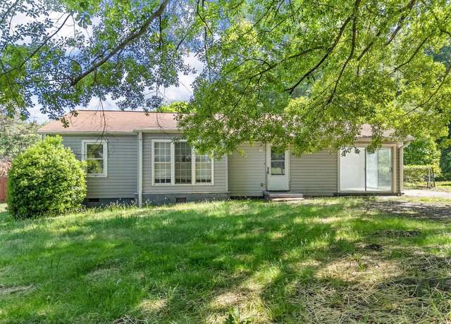 Property at 797 Jackson St, Spartanburg, SC 29303, 4 beds, 2 baths