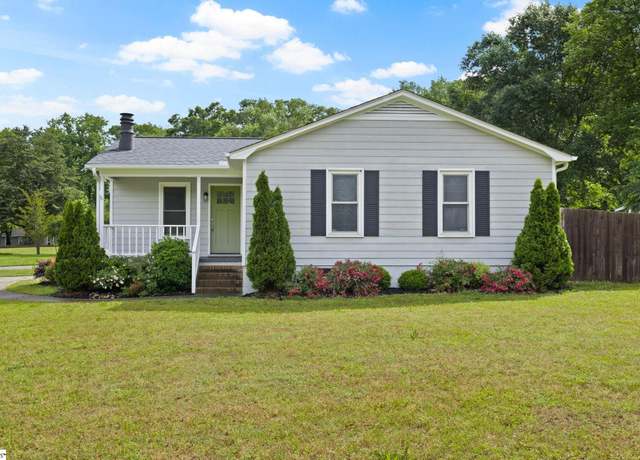 Property at 10 Meadowview Dr, Taylors, SC 29687, 3 beds, 2 baths