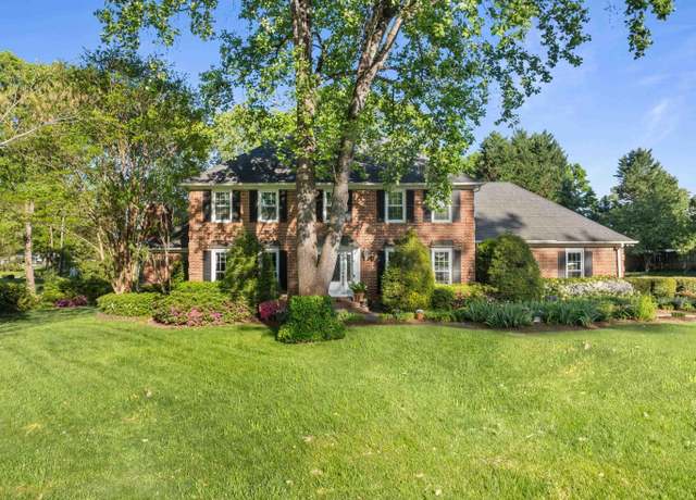 Property at 1504 Plantation Dr, Simpsonville, SC 29681, 4 beds, 2.5 baths