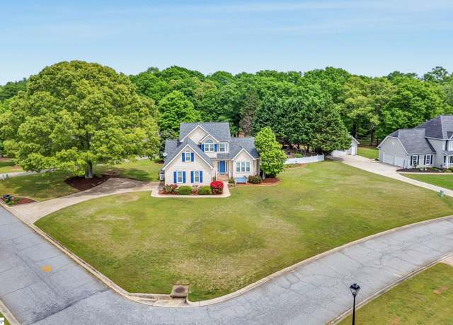 Property at 204 Huddersfield Dr, Piedmont, SC 29673, 4 beds, 2.5 baths
