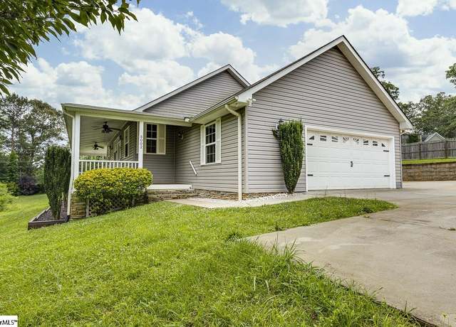 Property at 5002 King Dr, Anderson, SC 29621, 3 beds, 2 baths