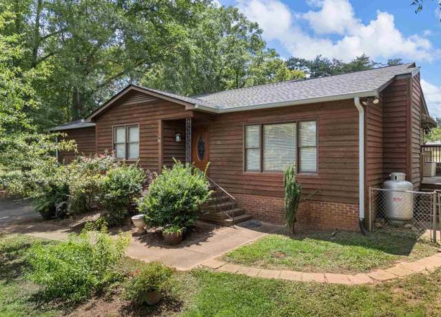 Property at 132 Bowers Ct, Spartanburg, SC 29301, 4 beds, 3 baths