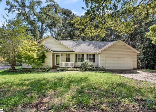 Property at 306 Lakewood Dr, Anderson, SC 29625, 3 beds, 2 baths