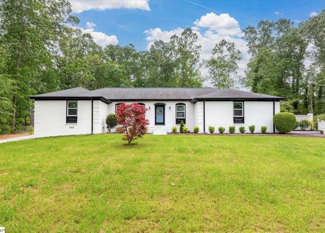 Property at 204 Sourwood Dr, Seneca, SC 29678, 4 beds, 3 baths