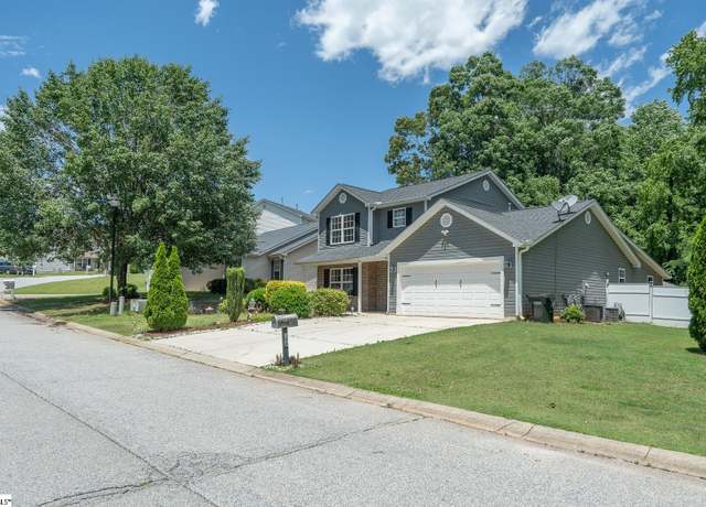 Property at 104 Kingscreek Dr, Greer, SC 29650, 4 beds, 2.5 baths