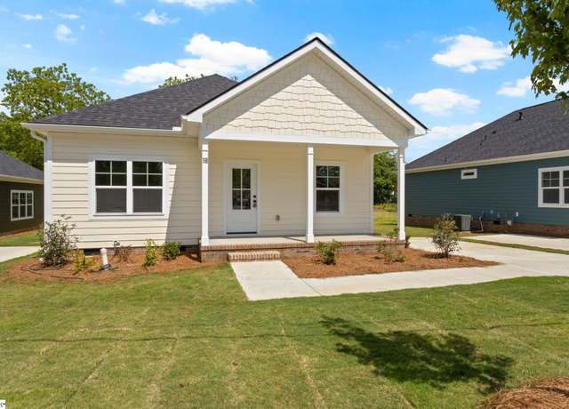 Property at 18 N Georgia Ave, Greenville, SC 29611, 3 beds, 2 baths