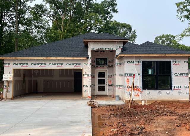 Property at 4 Sheffield Ln, Taylors, SC 29687, 3 beds, 2 baths