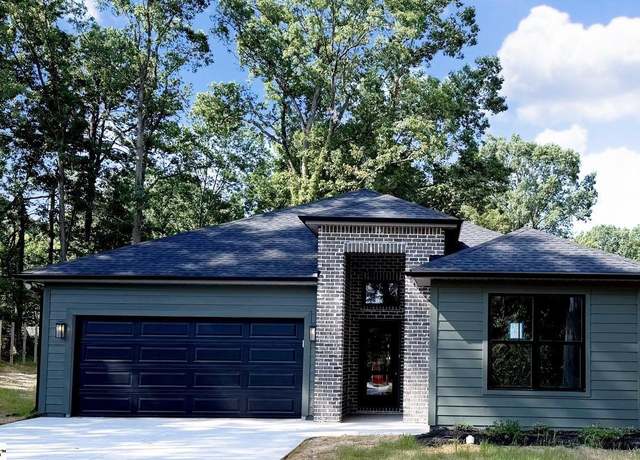 Property at 4 Sheffield Ln, Taylors, SC 29687, 3 beds, 2 baths