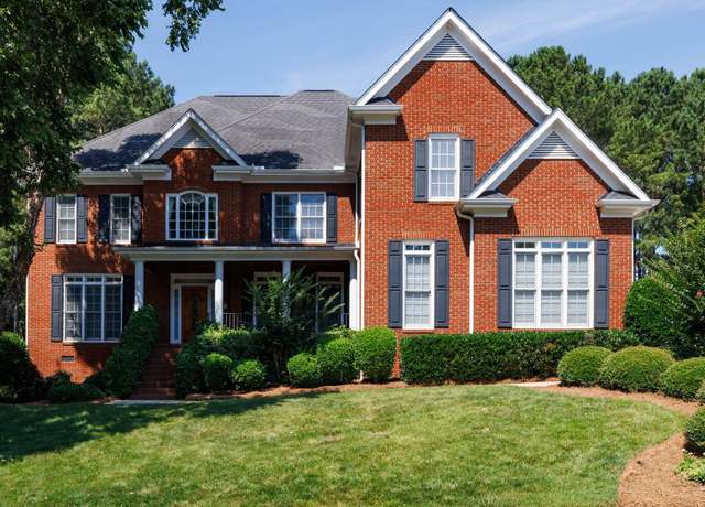 Property at 805 Carriage Hill Rd, Simpsonville, SC 29681, 4 beds, 4.5 baths