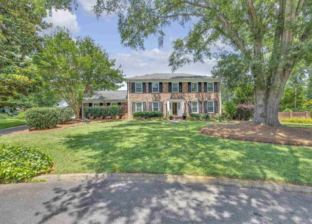 Property at 1 Redcliffe Rd, Greenville, SC 29615, 5 beds, 3.5 baths