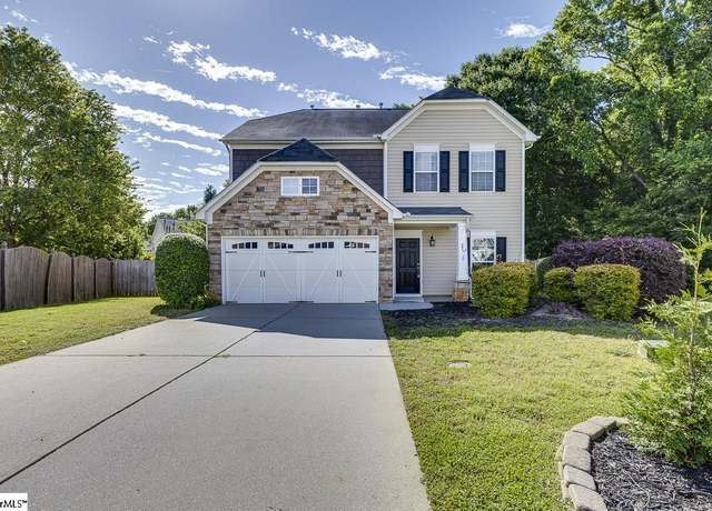 Property at 5 Kinner Ct, Simpsonville, SC 29681, 4 beds, 2.5 baths