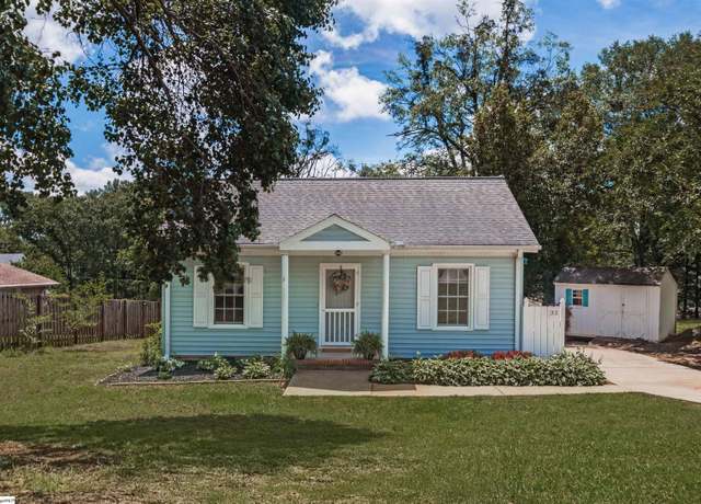 Property at 32 Circleview Dr, Taylors, SC 29687, 3 beds, 2 baths