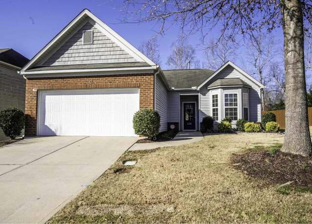 Property at 220 Marefair Ln, Simpsonville, SC 29680, 3 beds, 2 baths