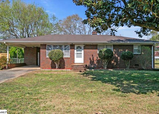 Property at 275 W Wood St, Spartanburg, SC 29303-2795, 3 beds, 2 baths