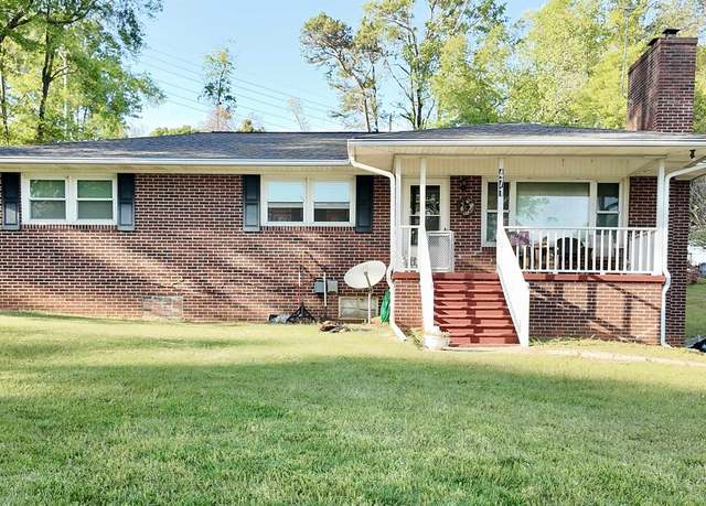 Property at 471 Zellen Dr, Spartanburg, SC 29303-327, 3 beds, 2.5 baths