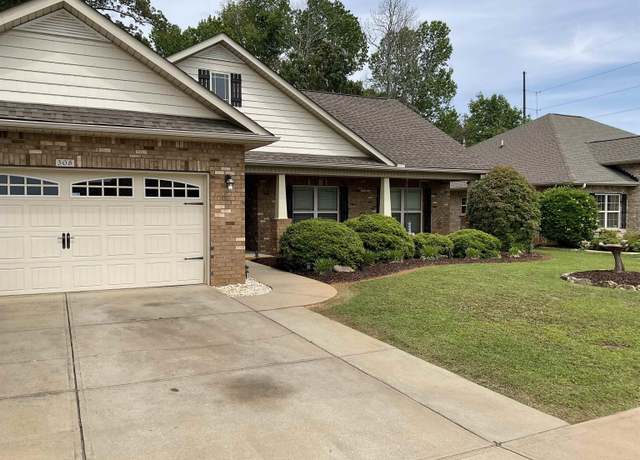 Property at 308 Raritan Ct, Simpsonville, SC 29681, 4 beds, 2 baths