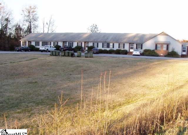 Property at 100 Springdale Dr, Clinton, SC 29325, 6 beds, 5 baths