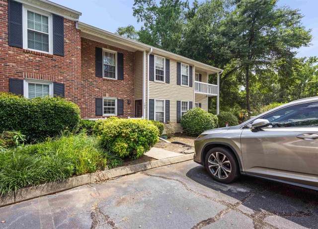 Property at 104 E Bay Ct, Mauldin, SC 29644, 2 beds, 2.5 baths
