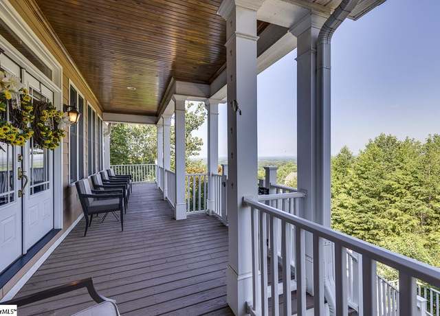 Property at 18 Glens Choice Ct, Greenville, SC 29609, 4 beds, 3.5 baths