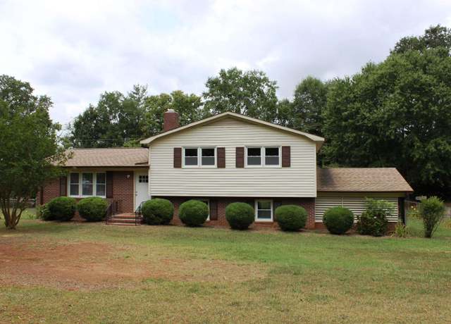 Property at 190 Clearview Hts, Boiling Springs, SC 29316-8559, 3 beds, 3 baths
