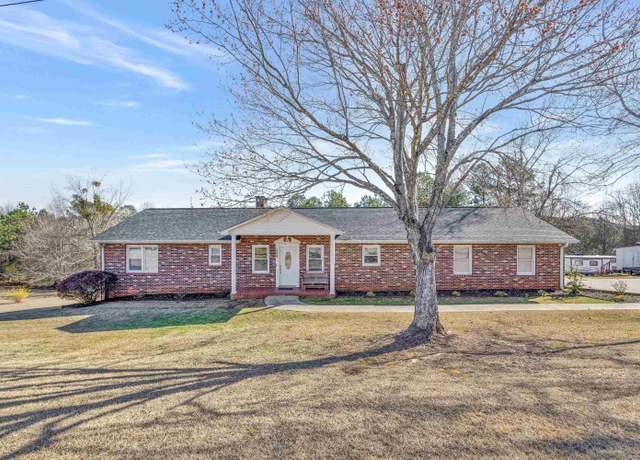 Property at 264 Crescent Hill Dr, Pickens, SC 29671, 3 beds, 3 baths
