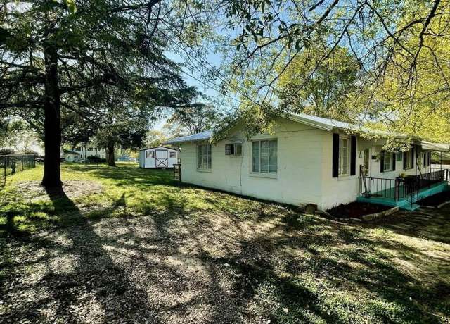 Property at 3 Louisiana St, Honea Path, SC 29654, 1 bed, 1 bath