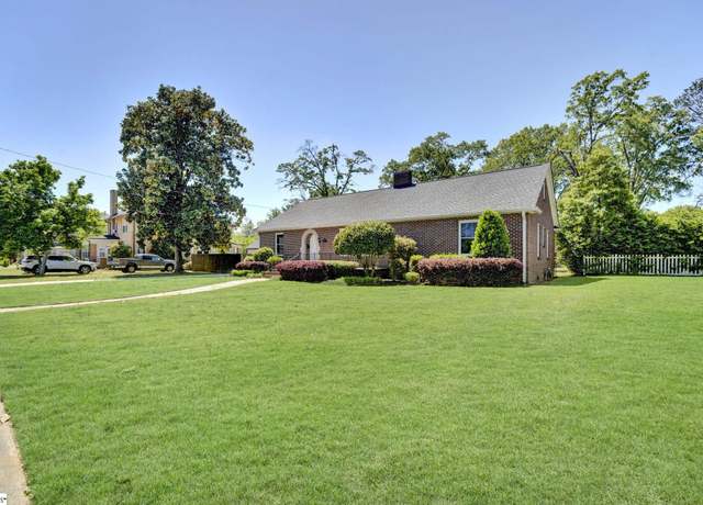 Property at 306 Hickory St, Clinton, SC 29325, 4 beds, 2 baths