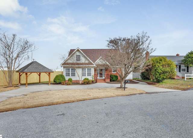 Property at 21 Fore Ave, Greenville, SC 29607-3217, 2 beds, 2 baths
