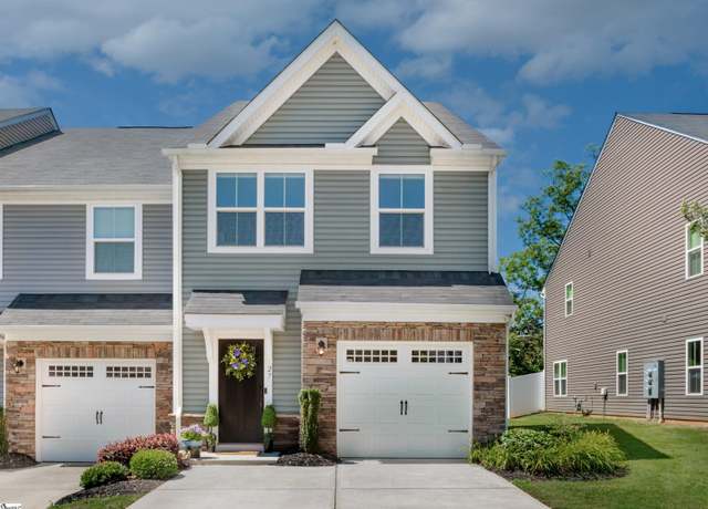 Property at 27 Country Dale Dr, Greer, SC 29650, 3 beds, 2.5 baths