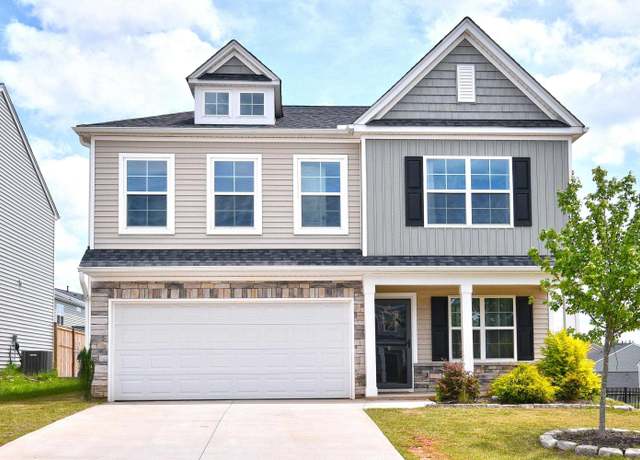Property at 8 Pendergast Rd, Greenville, SC 29605, 3 beds, 2.5 baths