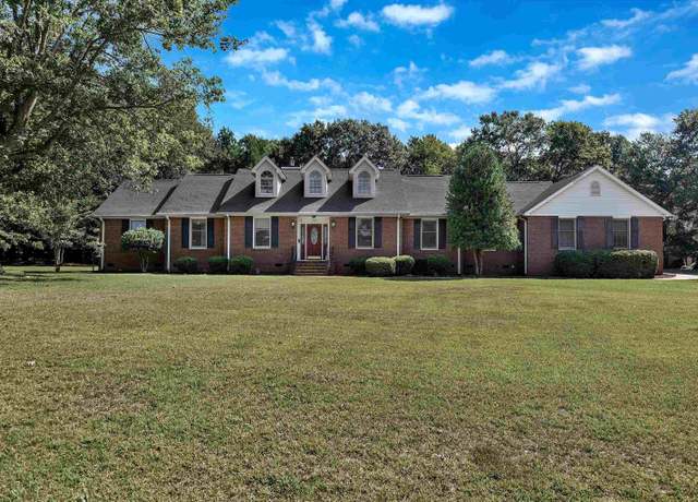 Property at 1000 Meadow Ln, Anderson, SC 29621, 3 beds, 2.5 baths