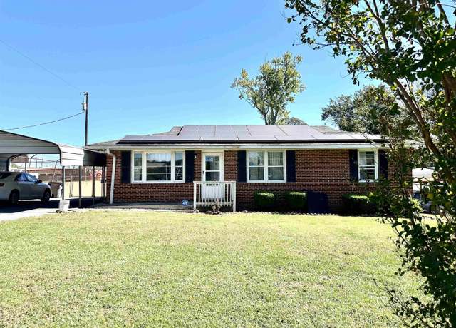 Property at 9 Michael Dr, Greenville, SC 29611, 3 beds, 1.5 baths