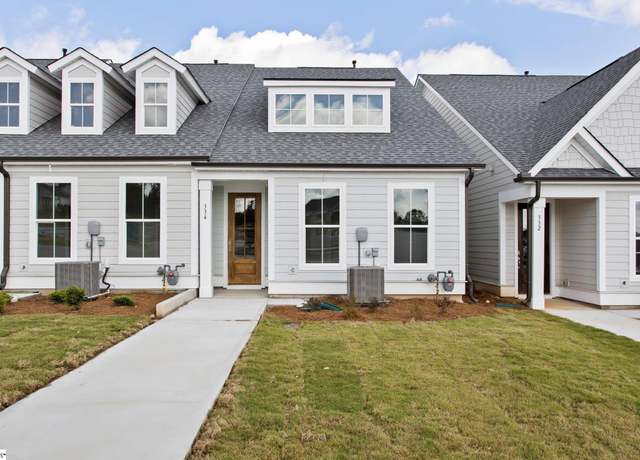 Property at 334 Lake Greenwood Blvd, Greenwood, SC 29649, 3 beds, 2.5 baths