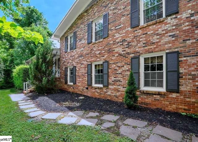 Property at 19 Terramont Dr, Greenville, SC 29615, 4 beds, 3 baths