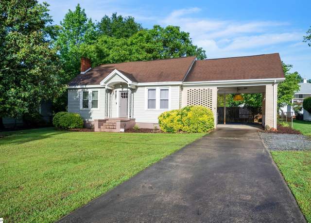 Property at 9 Shamrock Ln, Greenville, SC 29609-1713, 2 beds, 1 bath