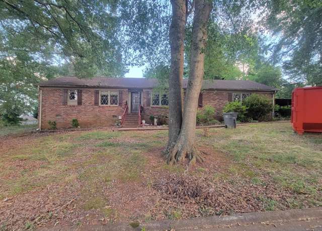 Property at 102 Wilma Dr, Greenville, SC 29617, 3 beds, 2 baths