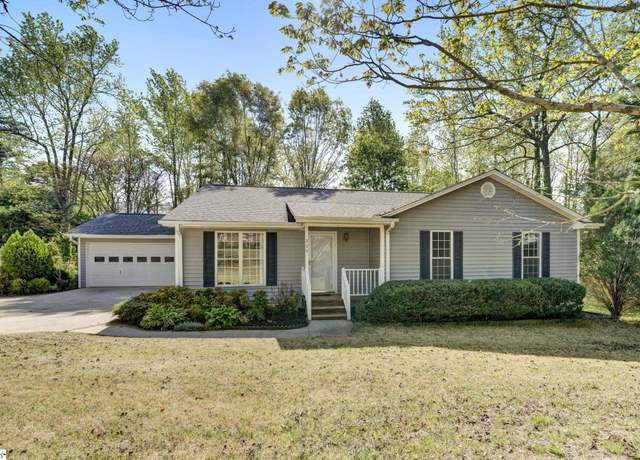 Property at 204 Eastwood Dr, Taylors, SC 29687, 3 beds, 2 baths