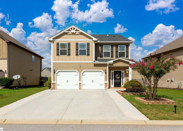 Property at 129 Deer Dr, Greenville, SC 29611, 4 beds, 2.5 baths