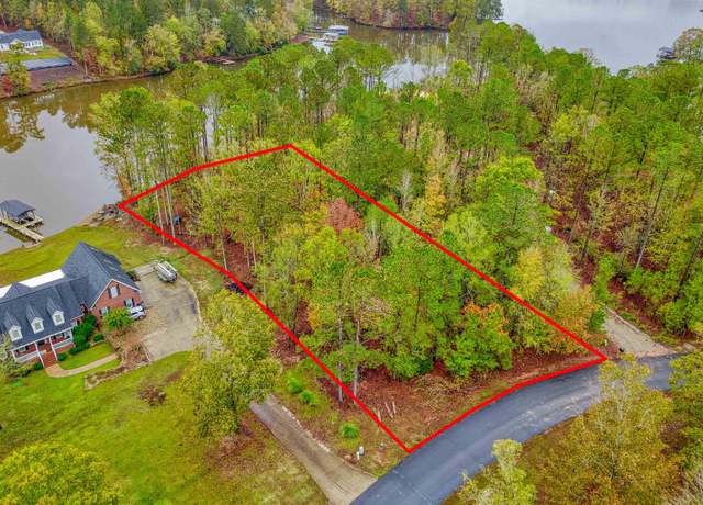 Property at 82 E Commodore Dr, Cross Hill, SC 29332
