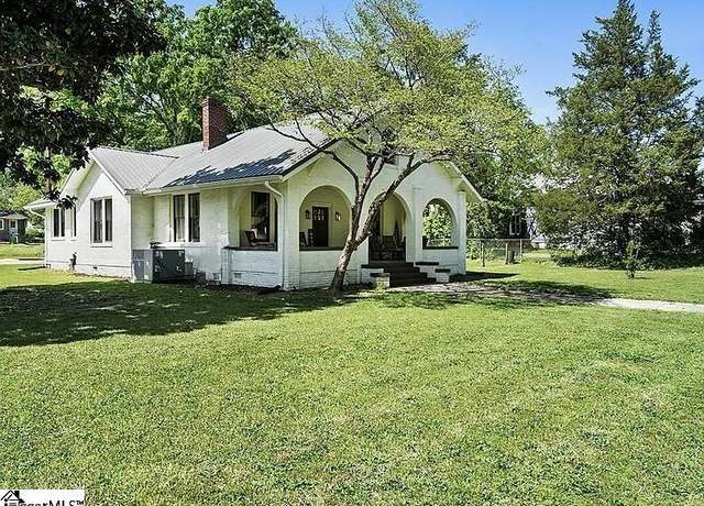 Property at 501 N Adair St, Clinton, SC 29325, 3 beds, 2 baths