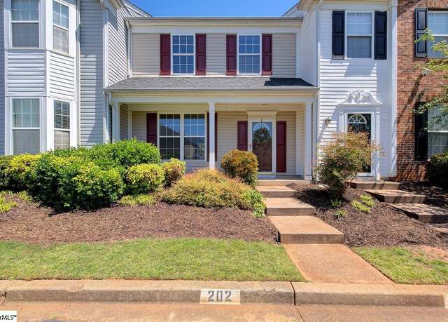 Property at 204 Braelock Dr, Greer, SC 29650, 3 beds, 2.5 baths