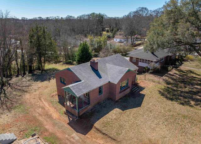 Property at 2006 E North St, Greenville, SC 29607, 3 beds, 1.5 baths