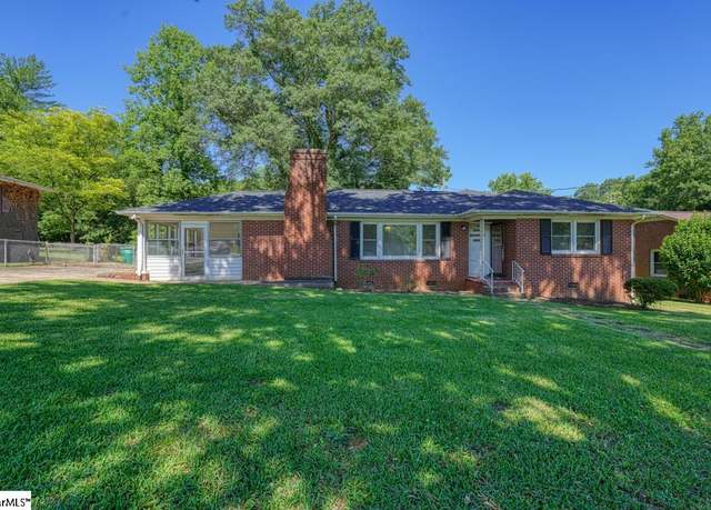 Property at 1102 Elmore St, Gaffney, SC 29340, 3 beds, 2 baths