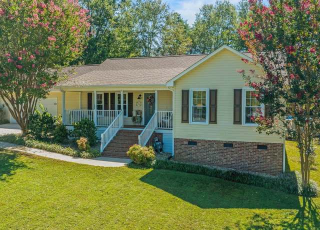Property at 15 Otter Ln, Taylors, SC 29687, 3 beds, 2 baths
