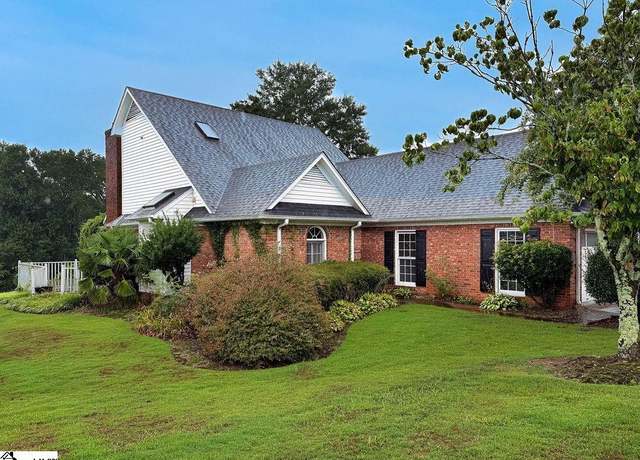 Property at 306 Greenview Cir, Greenville, SC 29609, 3 beds, 2.5 baths